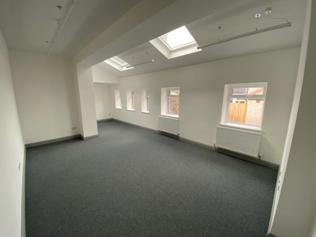 Office to let in Buxton